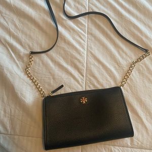Carter slim crossbody